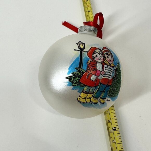 1984 Collector's Edition Campbell's Soup Kids Glass Caroler Christmas Tree Ball - Picture 1 of 5